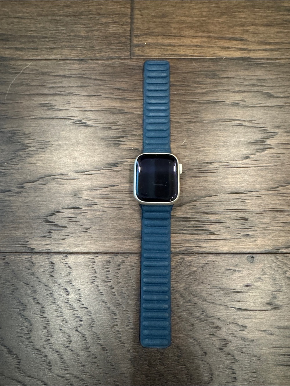 Series 9 41 mm Apple Watch in Starlight